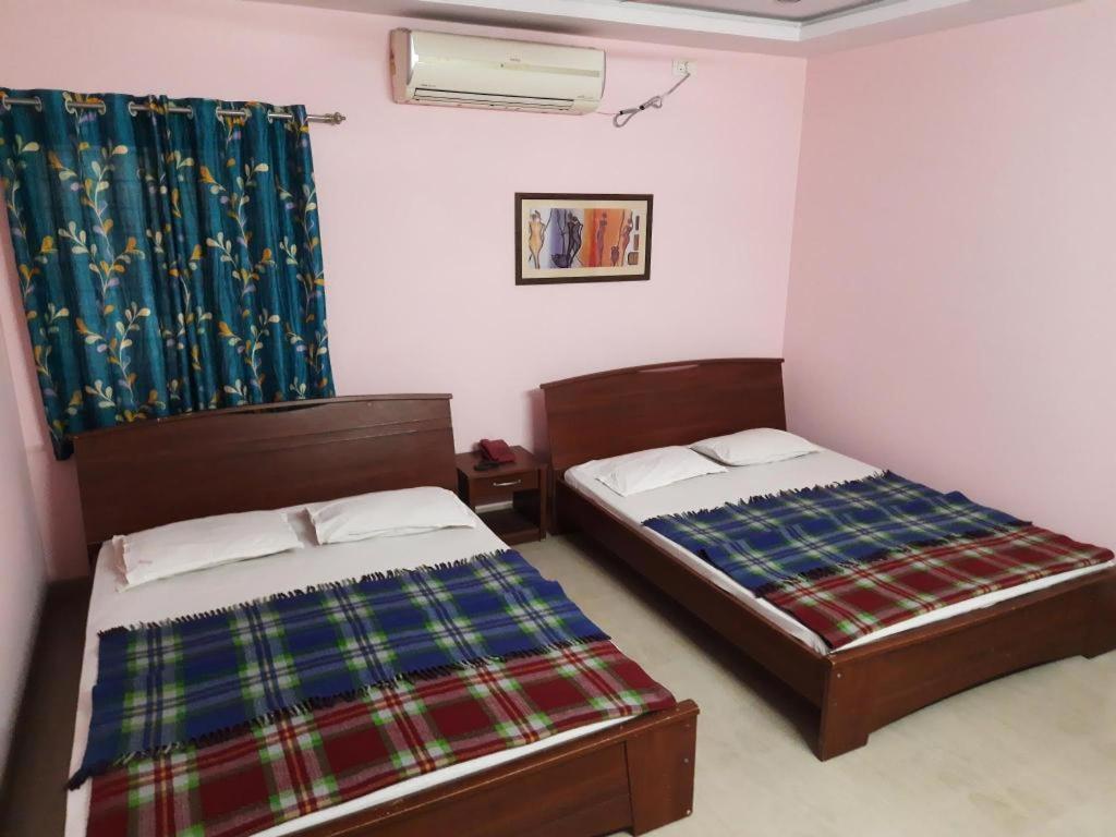 Hotel Delta Executive Shirdi Extérieur photo