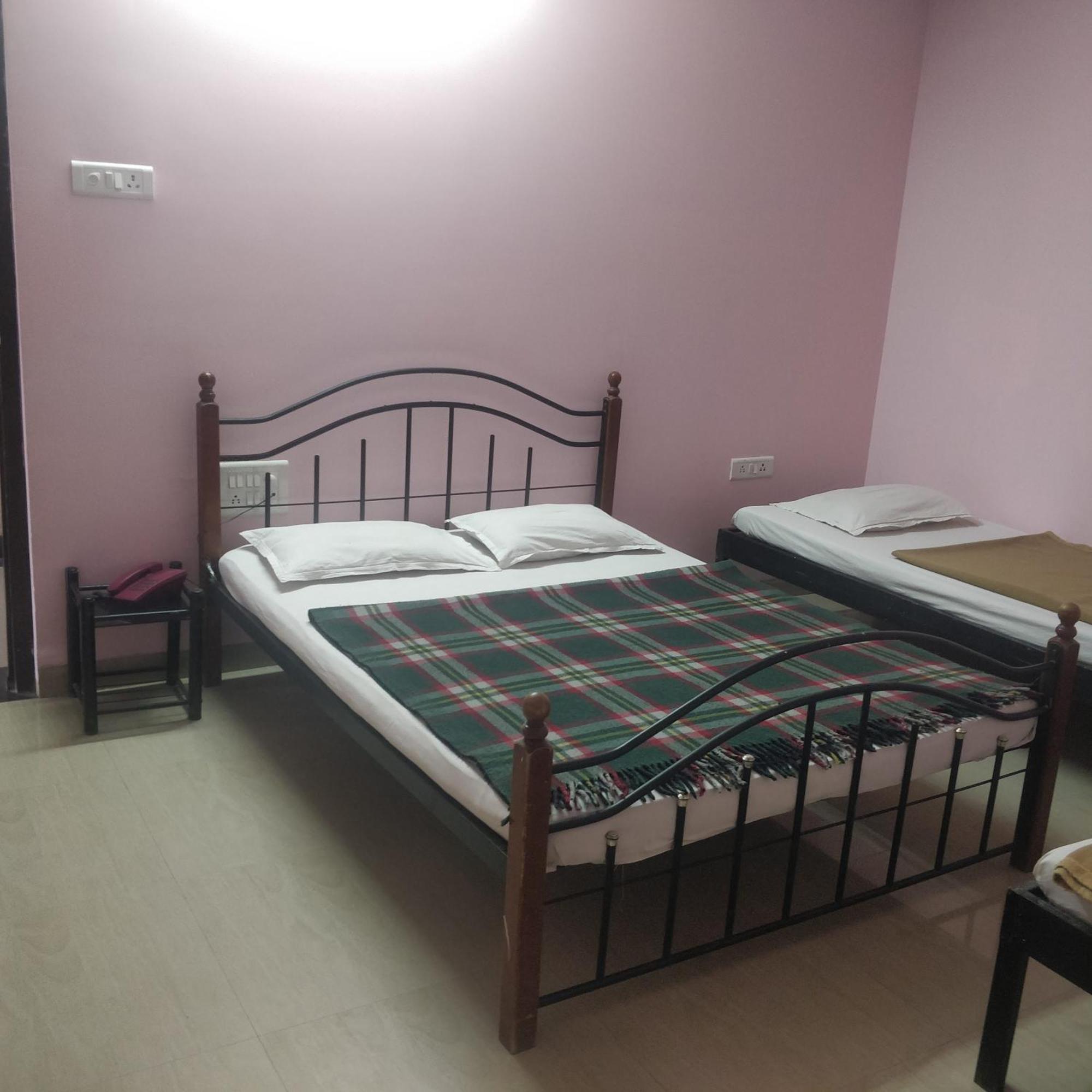 Hotel Delta Executive Shirdi Extérieur photo