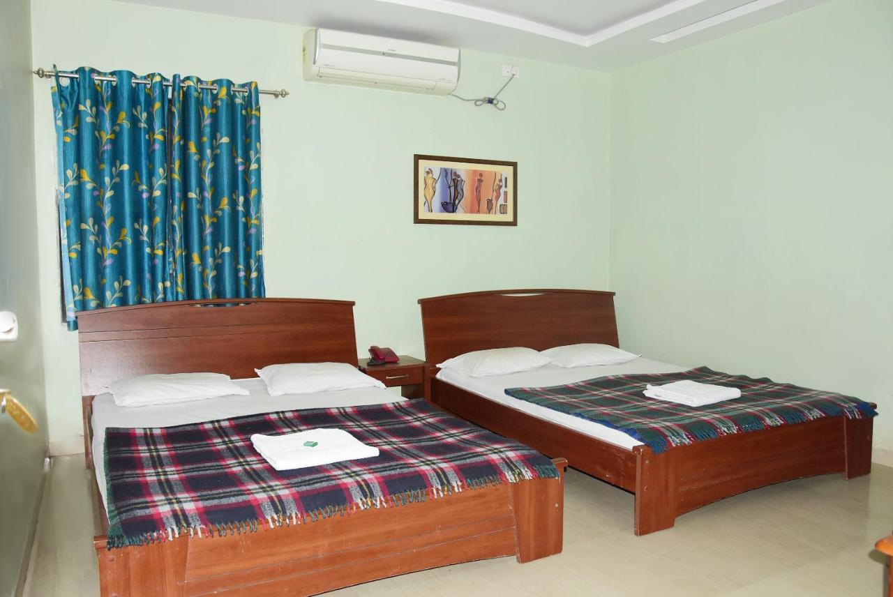 Hotel Delta Executive Shirdi Extérieur photo