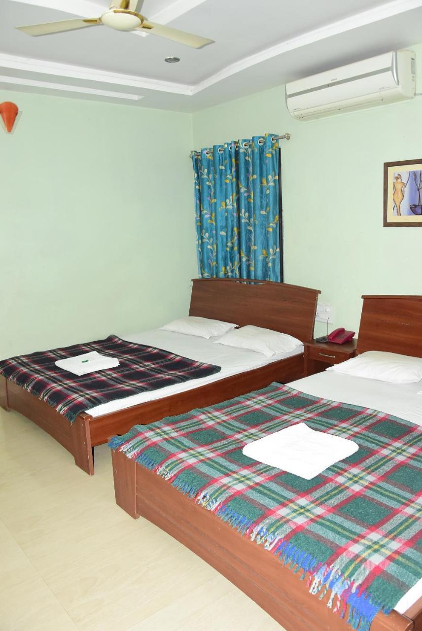 Hotel Delta Executive Shirdi Extérieur photo