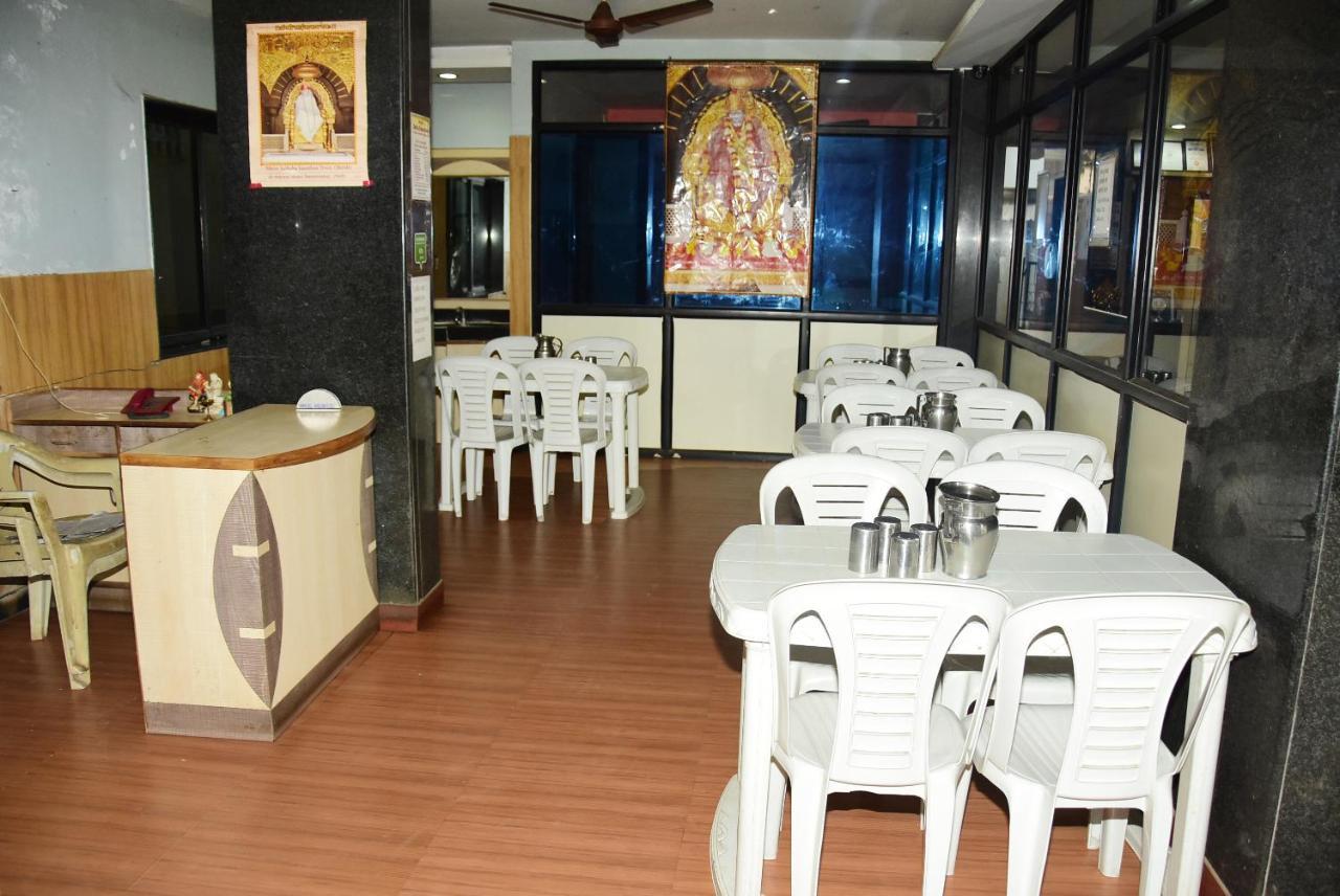 Hotel Delta Executive Shirdi Extérieur photo