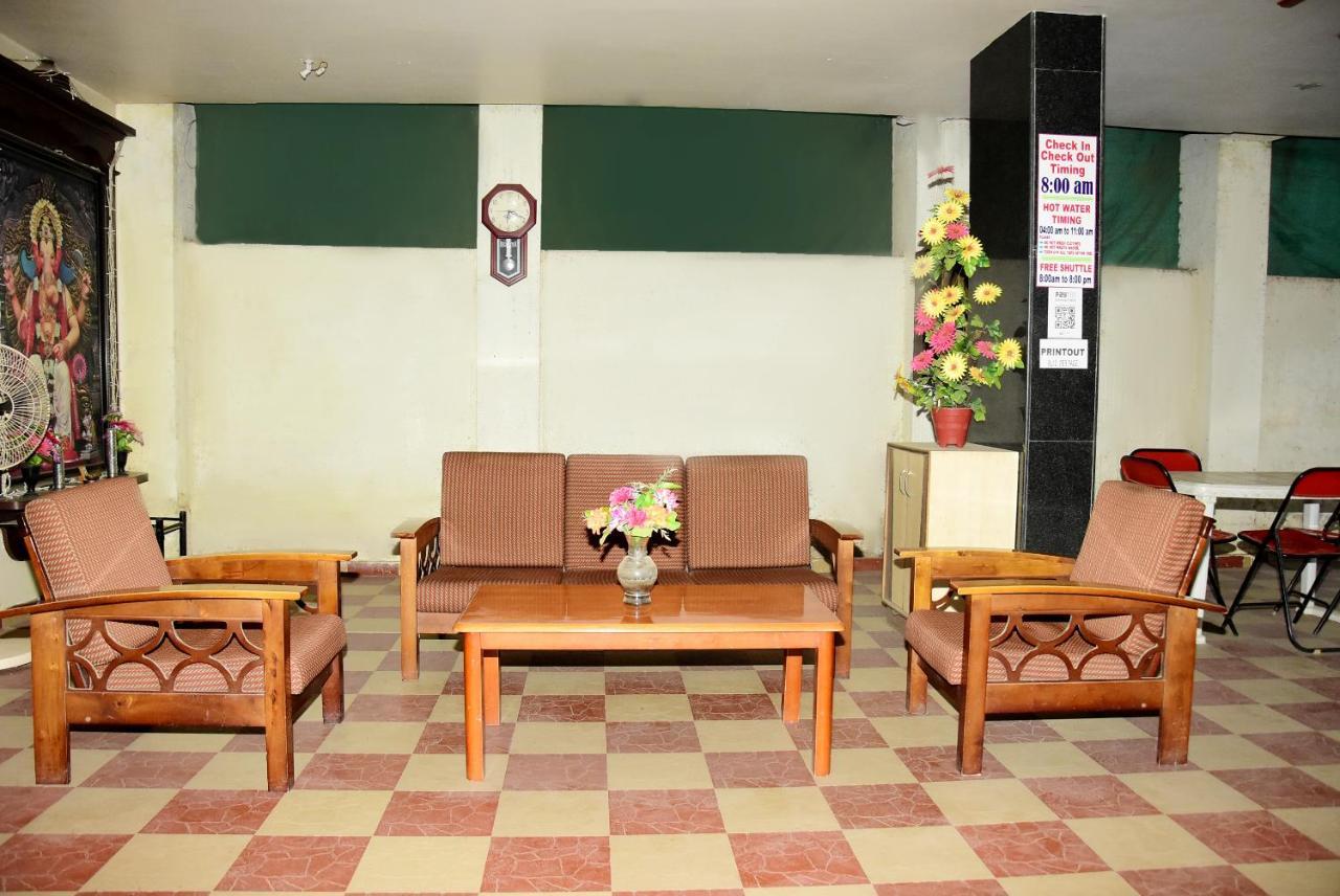 Hotel Delta Executive Shirdi Extérieur photo