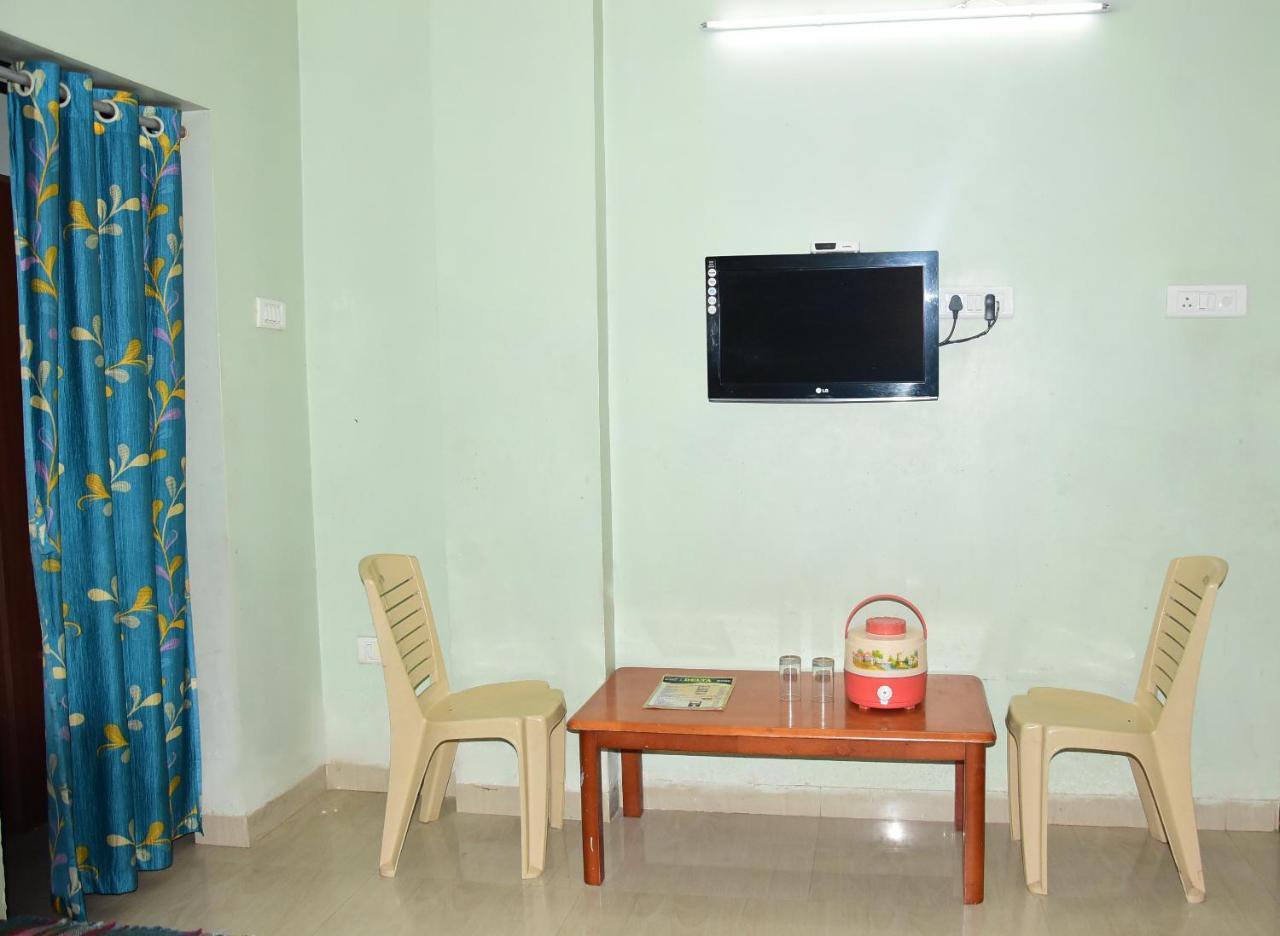 Hotel Delta Executive Shirdi Extérieur photo