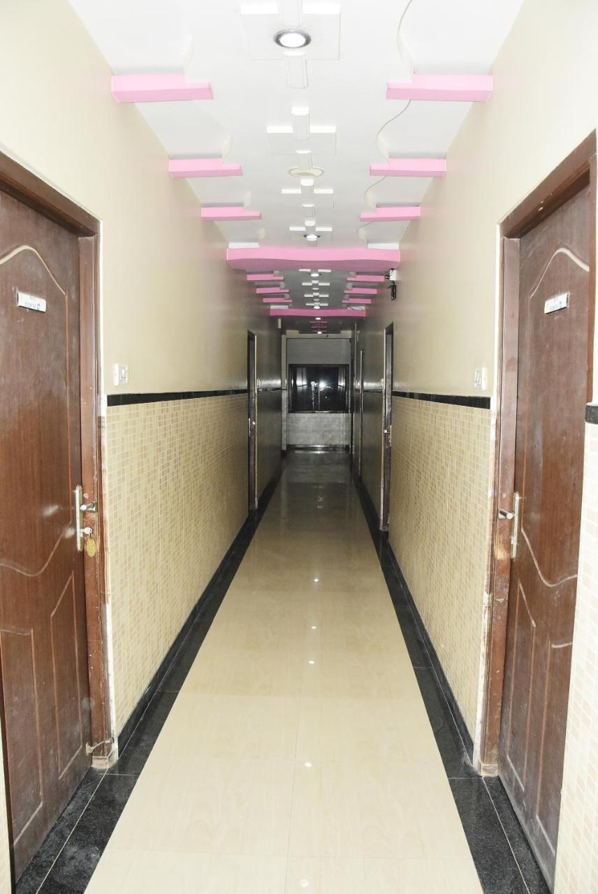 Hotel Delta Executive Shirdi Extérieur photo